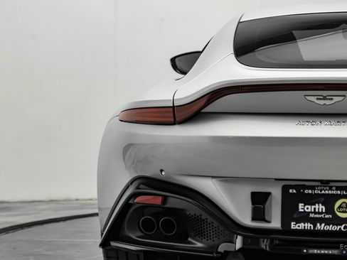 Used 2019 Aston Martin V8 Vantage Coupe RWD image 16