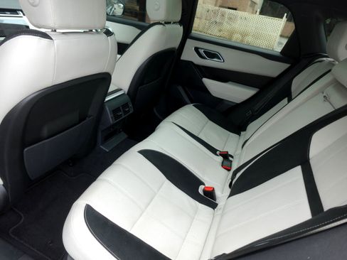 Used 2021 Land Rover Range Rover Velar R-Dynamic S image 18