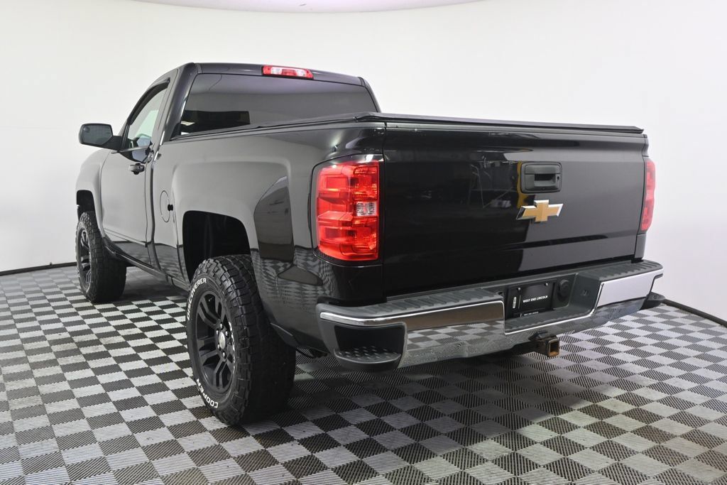 Used 2017 Chevrolet Silverado 1500 LT w/ LT Convenience Package AWD/4WD image 4