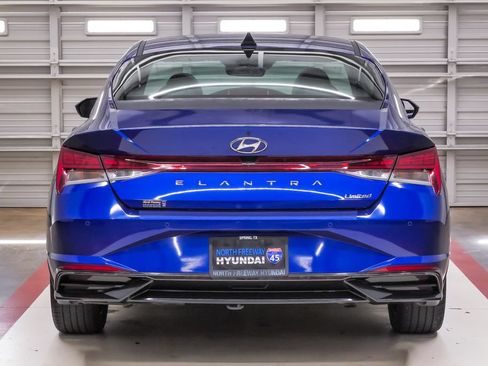 Used 2022 Hyundai Elantra Limited FWD image 7
