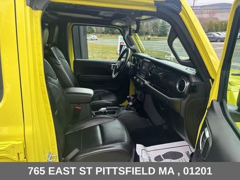 Used 2022 Jeep Wrangler Unlimited Sahara AWD/4WD image 22