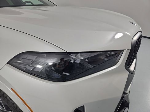 Used 2026 BMW X6 xDrive40i image 11