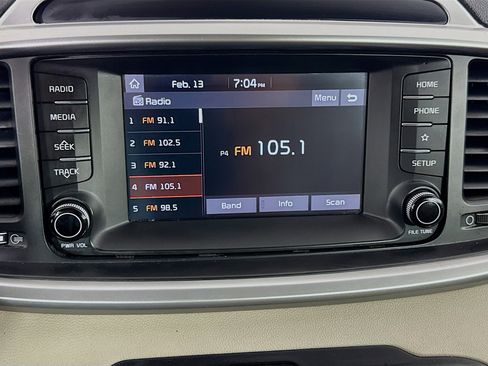 Used 2019 Kia Sorento LX image 24