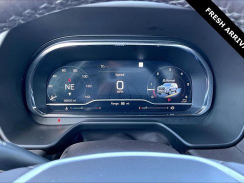 Used 2022 GMC Yukon SLT w/ SLT Luxury Package image 10