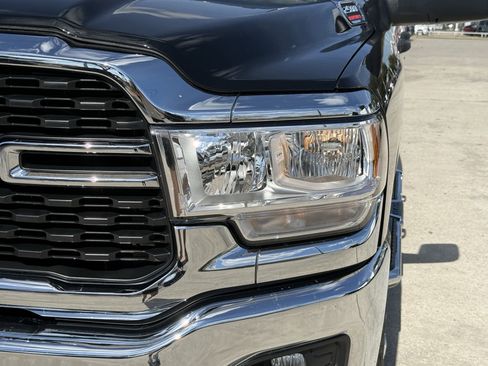 Used 2024 RAM 2500 Big Horn w/ Bed Utility Group image 11