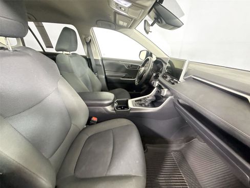 Certified 2025 Toyota RAV4 LE FWD image 40