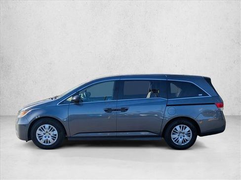 Used 2016 Honda Odyssey LX image 2