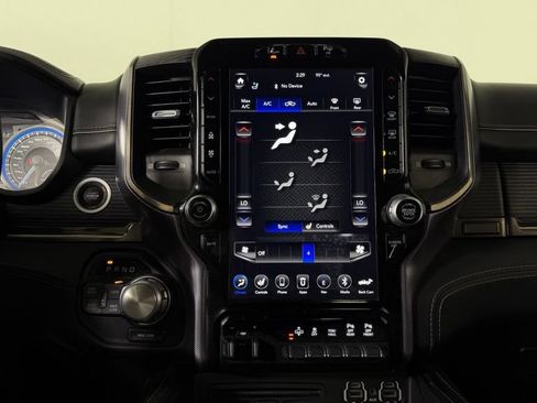 Used 2019 RAM 1500 Limited AWD/4WD image 17
