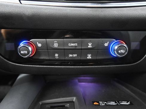 Used 2023 Buick Enclave Essence w/ Experience Buick Package AWD/4WD image 31