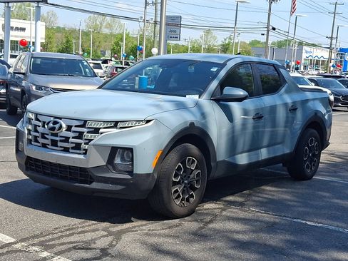 Used 2023 Hyundai Santa Cruz SE AWD/4WD image 2