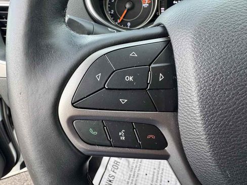 Used 2019 Jeep Cherokee Latitude Plus w/ Cold Weather Group image 14