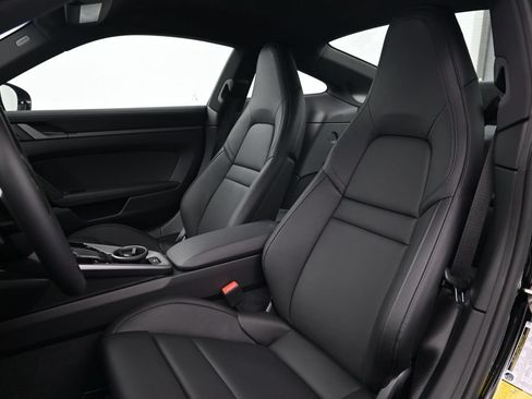 Certified 2026 Porsche 911 Carrera RWD image 5