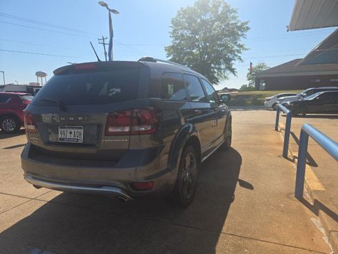 Used 2015 Dodge Journey Crossroad w/ Flexible Seating Group image 5