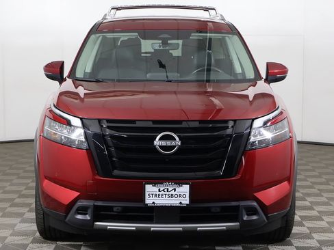 Used 2023 Nissan Pathfinder SL w/ Black Appearance Package AWD/4WD image 13