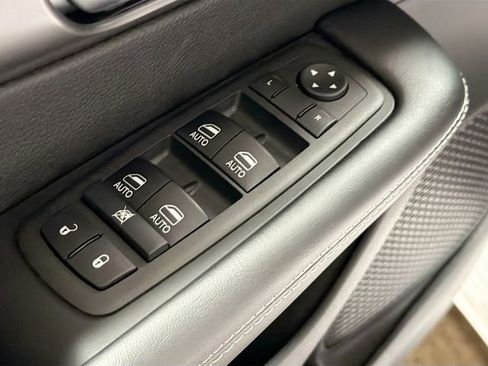 New 2026 Chrysler Pacifica Select image 17