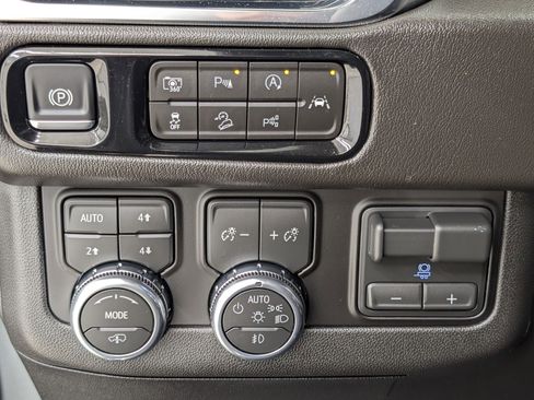 Used 2026 GMC Yukon Denali w/ Denali Reserve Package image 20