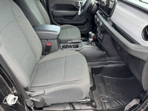 Used 2025 Jeep Wrangler Unlimited Sport AWD/4WD image 15
