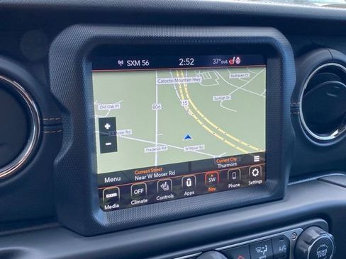 Used 2022 Jeep Gladiator Overland image 13