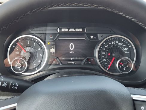 New 2026 RAM 1500 4x4 Crew Cab image 14