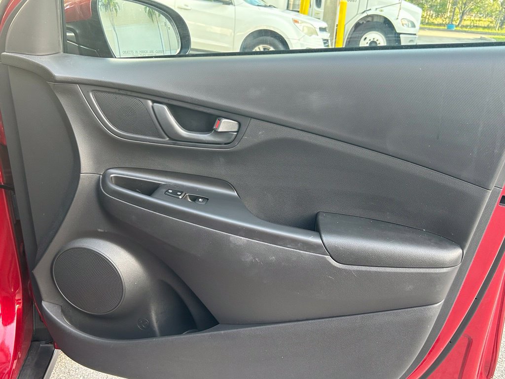 Used 2023 Hyundai Kona SEL AWD/4WD image 28