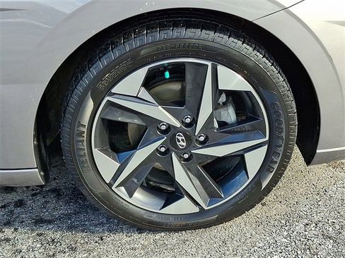 Used 2022 Hyundai Elantra Limited w/ Cargo Package image 8