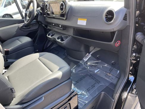 New 2025 Mercedes-Benz Sprinter 2500 image 38