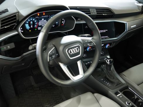 Certified 2025 Audi Q3 2.0T Premium w/ Convenience Package image 19