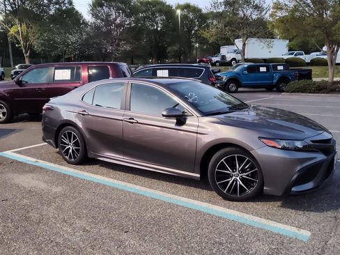 Used 2024 Toyota Camry SE w/ Cold Weather Package image 2