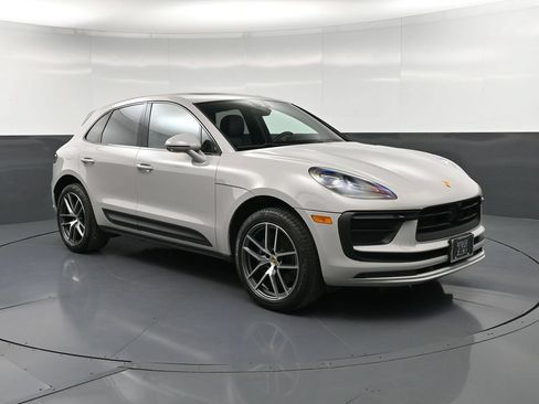 Certified 2023 Porsche Macan Turbo AWD/4WD image 10