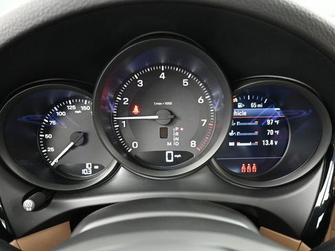 New 2026 Porsche Macan image 18