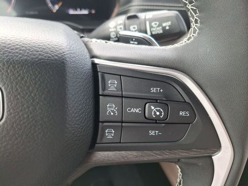 Certified 2024 Jeep Grand Cherokee Limited image 16