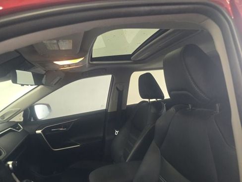 Used 2021 Toyota RAV4 Limited AWD/4WD image 29