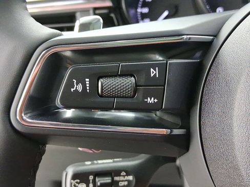 Used 2025 Porsche Macan image 25