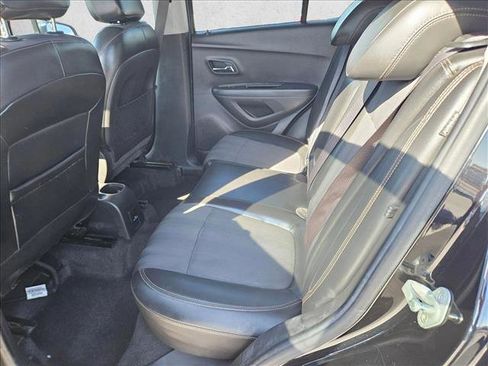 Used 2019 Chevrolet Trax LT w/ LT Convenience Package image 7