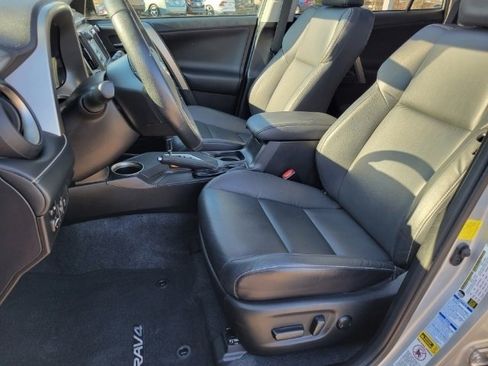Used 2015 Toyota RAV4 Limited AWD/4WD image 8