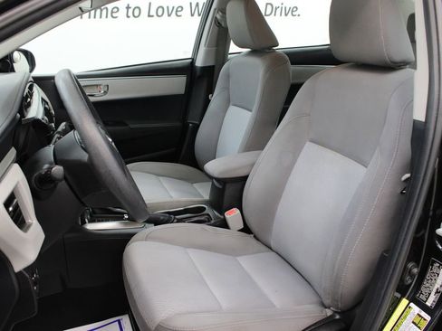 Used 2016 Toyota Corolla LE FWD image 8