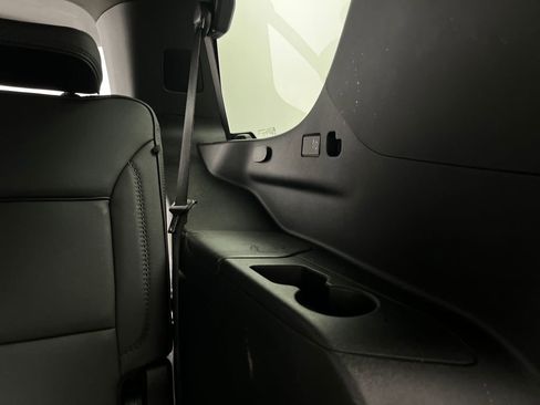 Used 2025 GMC Yukon Denali AWD/4WD image 34