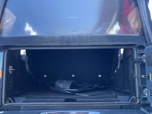 Used 2017 Jeep Wrangler Unlimited Sahara w/ Connectivity Group image 23