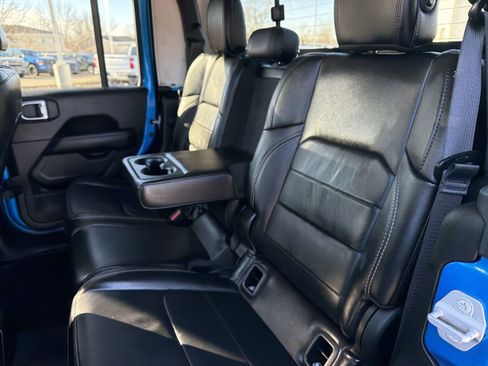 Used 2021 Jeep Gladiator Overland w/ Popular Equipment Package image 15