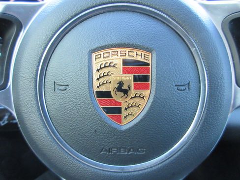 Used 2018 Porsche Panamera 4 image 22