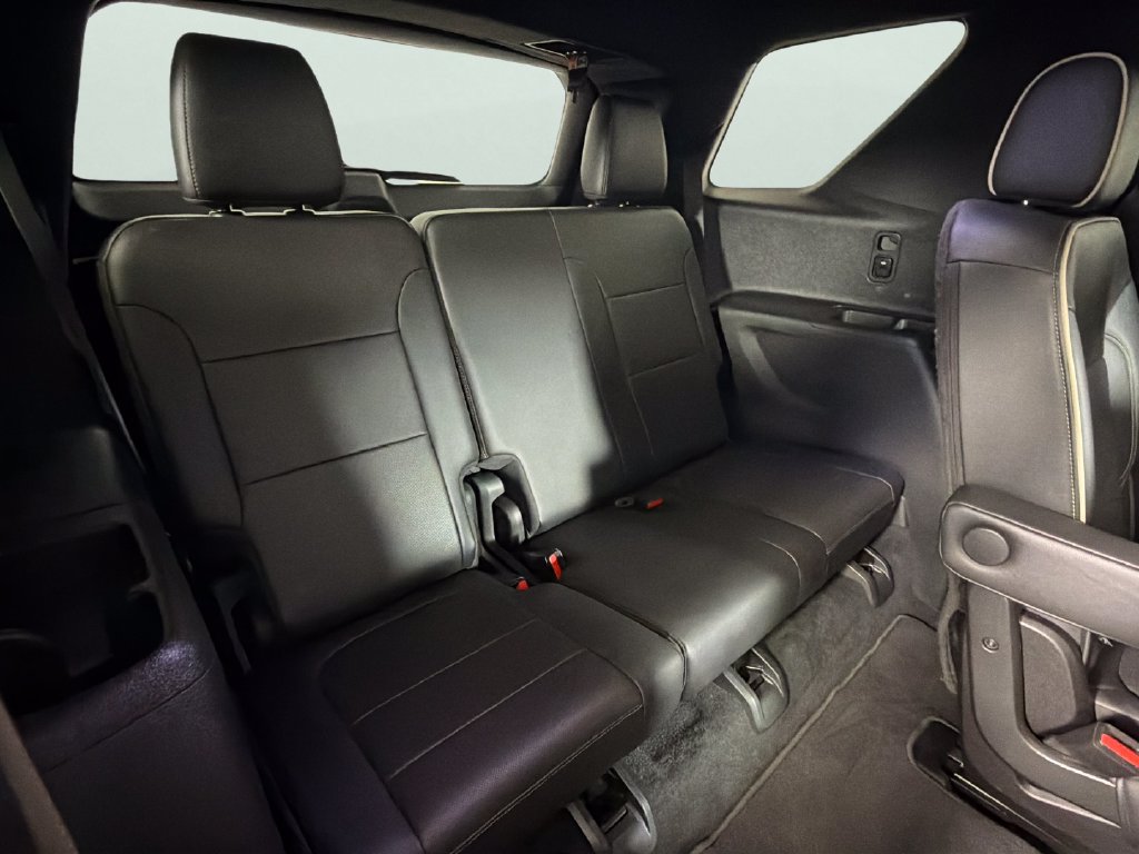 Certified 2023 Chevrolet Traverse Premier FWD image 32