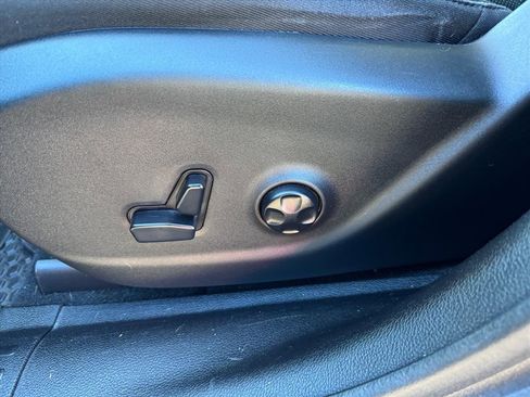 Used 2020 Jeep Cherokee Trailhawk image 12