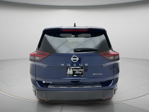 Used 2024 Nissan Rogue SV AWD/4WD image 7