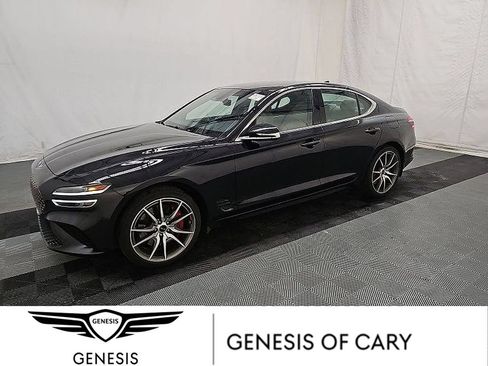 Used 2025 Genesis G70 2.5T image 1