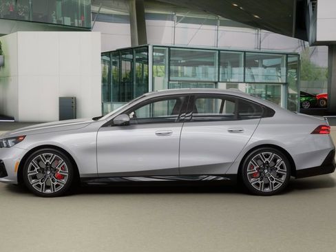 New 2026 BMW i5 eDrive40 w/ M Sport Package image 4