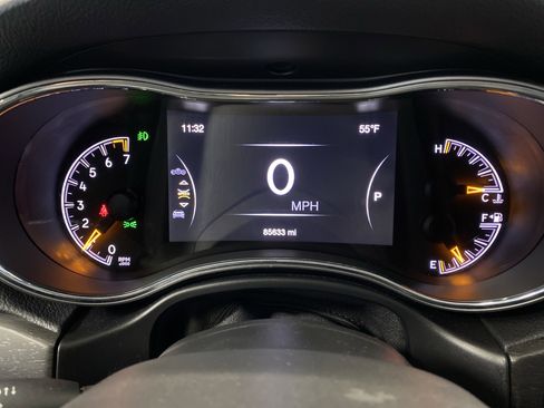 Used 2018 Jeep Grand Cherokee Limited image 23