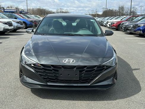 Used 2023 Hyundai Elantra SEL image 2