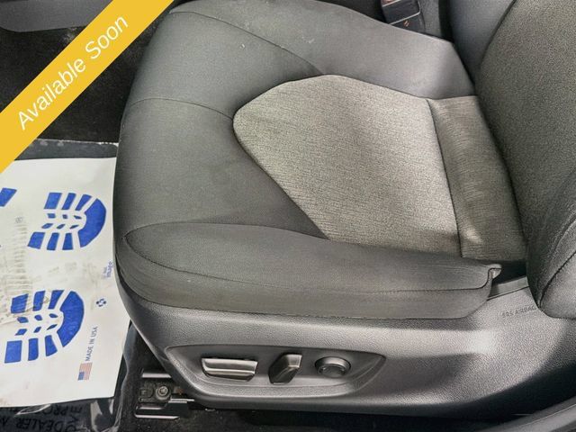 Used 2020 Toyota Camry LE FWD image 18