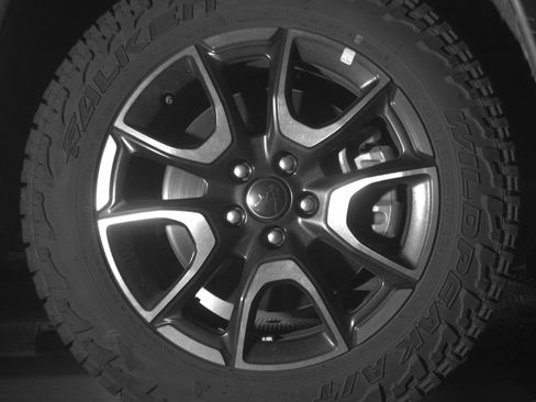 Used 2025 Jeep Compass Trailhawk image 13