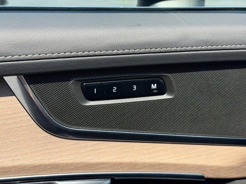 Certified 2025 Volvo XC90 B6 Plus AWD/4WD image 17